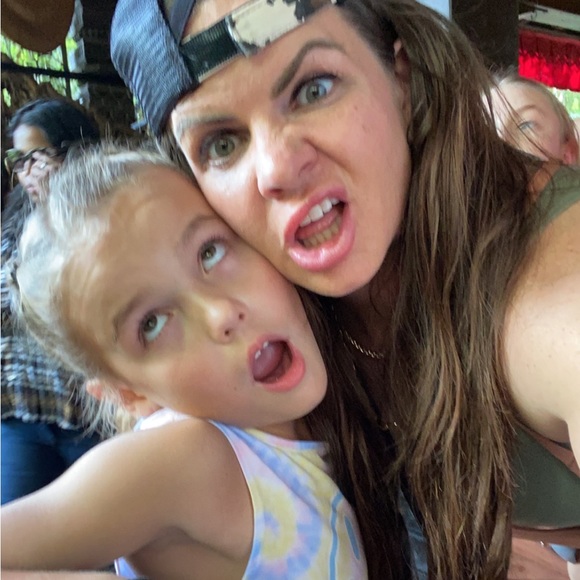 Meet your Posher, Amy - Picture 3 of 3